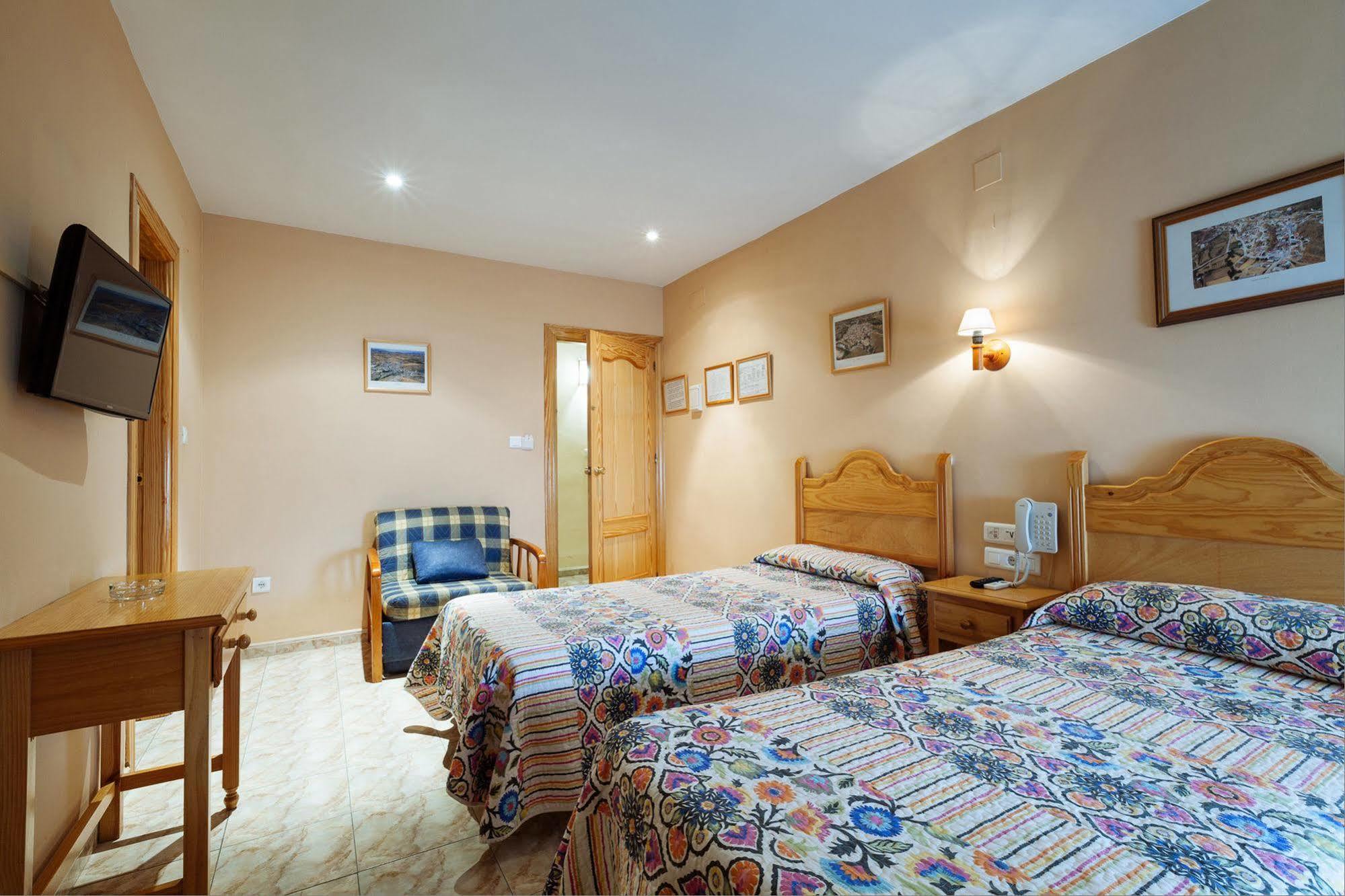 Hotel Philadelfia Peligros Bagian luar foto